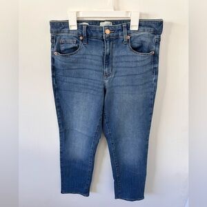 Universal Thread Women’s High Rise Slim Straight Jeans - 10/30R